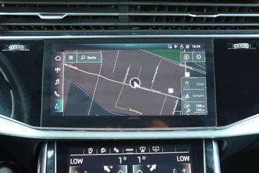Audi Q8 50 TDI — photo 39
