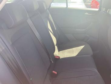 Volkswagen T-Roc 1.5 TSI — photo 11
