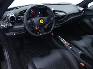 Ferrari F8 Tributo — photo 5