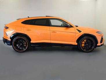 Lamborghini Urus — photo 2