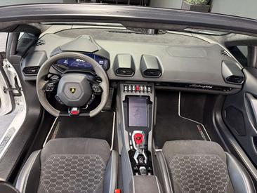 Lamborghini Huracán EVO Spyder — photo 8
