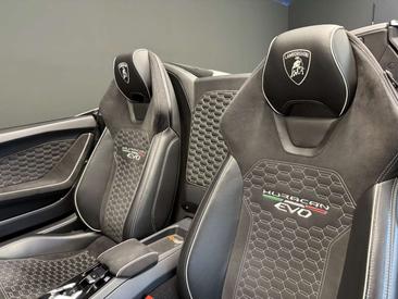 Lamborghini Huracán EVO Spyder — photo 10