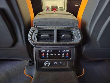 Lamborghini Urus — photo 17