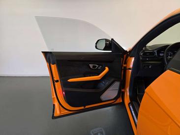 Lamborghini Urus — photo 21