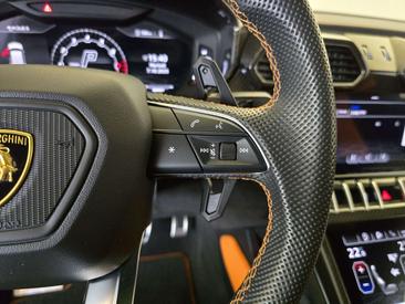 Lamborghini Urus — photo 26