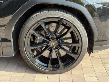 Lamborghini Urus — photo 7