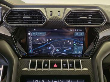 Lamborghini Urus — photo 35