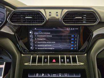 Lamborghini Urus — photo 38