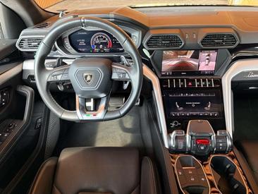 Lamborghini Urus — photo 15