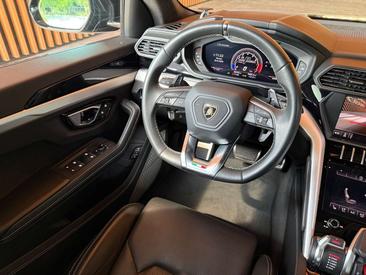 Lamborghini Urus — photo 16