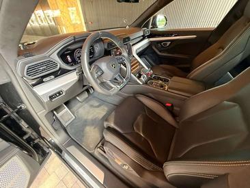 Lamborghini Urus — photo 17