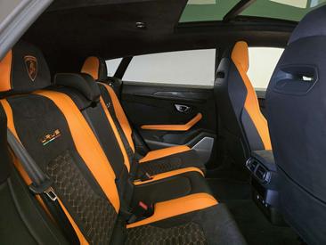 Lamborghini Urus — photo 42