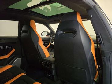Lamborghini Urus — photo 43
