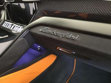 Lamborghini Urus — photo 45