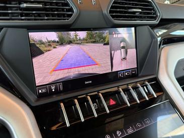 Lamborghini Urus — photo 28