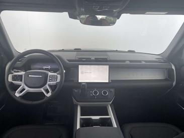 Land Rover Defender 110 D250 — photo 5
