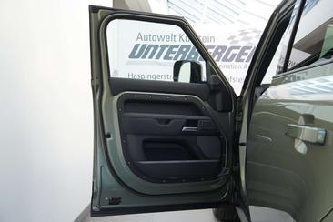 Land Rover Defender 110 P400e — photo 17