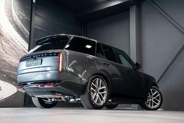 Land Rover Range Rover P550e — photo 4