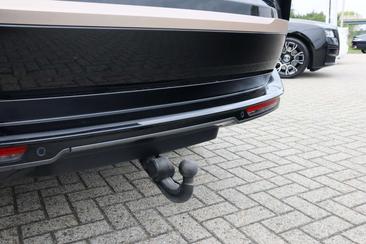 Land Rover Range Rover P550e — photo 8
