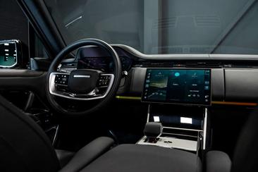 Land Rover Range Rover P550e — photo 15