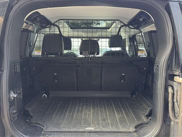 Land Rover Defender 110 D250 — photo 7