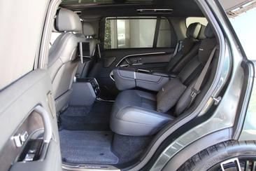 Land Rover Range Rover P460e — photo 9