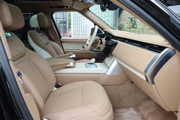 Land Rover Range Rover P550e — photo 13