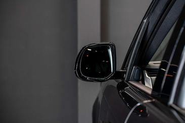 Land Rover Range Rover P550e — photo 17