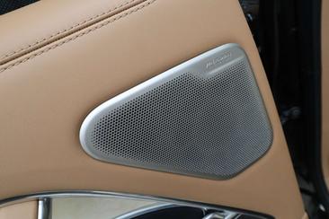 Land Rover Range Rover P550e — photo 19
