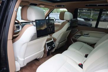 Land Rover Range Rover P550e — photo 20