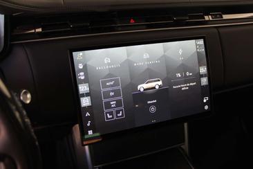 Land Rover Range Rover P460e — photo 22