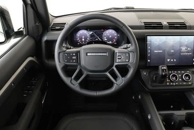 Land Rover Defender 110 P300e