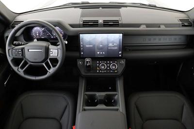 Land Rover Defender 110 P300e