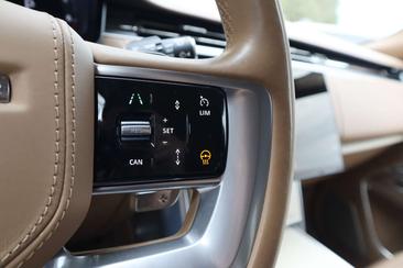 Land Rover Range Rover P550e — photo 28
