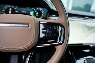 Land Rover Range Rover Sport P550e — photo 12