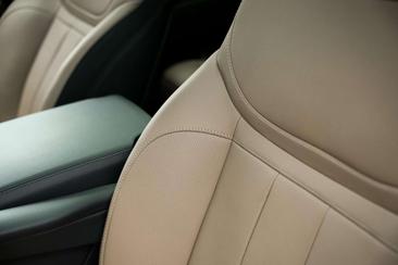 Land Rover Range Rover Sport P550e — photo 16