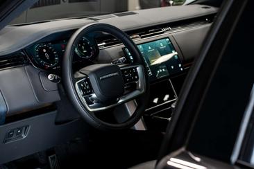Land Rover Range Rover P550e — photo 22