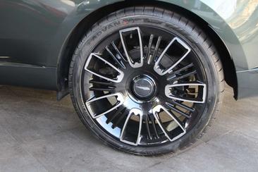 Land Rover Range Rover P460e — photo 35