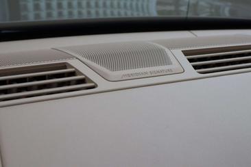 Land Rover Range Rover P550e — photo 37