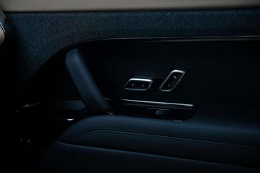 Land Rover Range Rover Sport P550e — photo 19