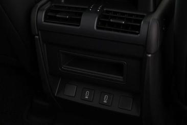 Land Rover Defender 110 P300e — photo 15