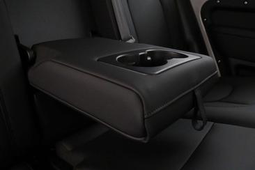 Land Rover Defender 110 P300e — photo 17