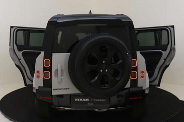Land Rover Defender 110 P300e — photo 22