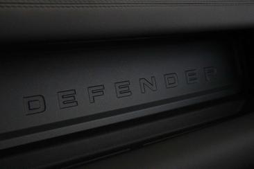 Land Rover Defender 110 P300e — photo 24