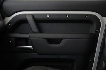 Land Rover Defender 110 P300e — photo 25