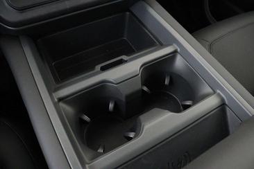 Land Rover Defender 110 P300e — photo 27