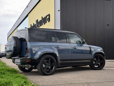 Land Rover Defender 110 P300e — photo 4