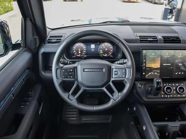 Land Rover Defender 110 P300e — photo 6