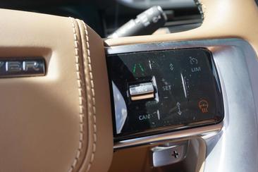 Land Rover Range Rover P460e — photo 16