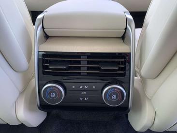 Land Rover Range Rover P440e — photo 13